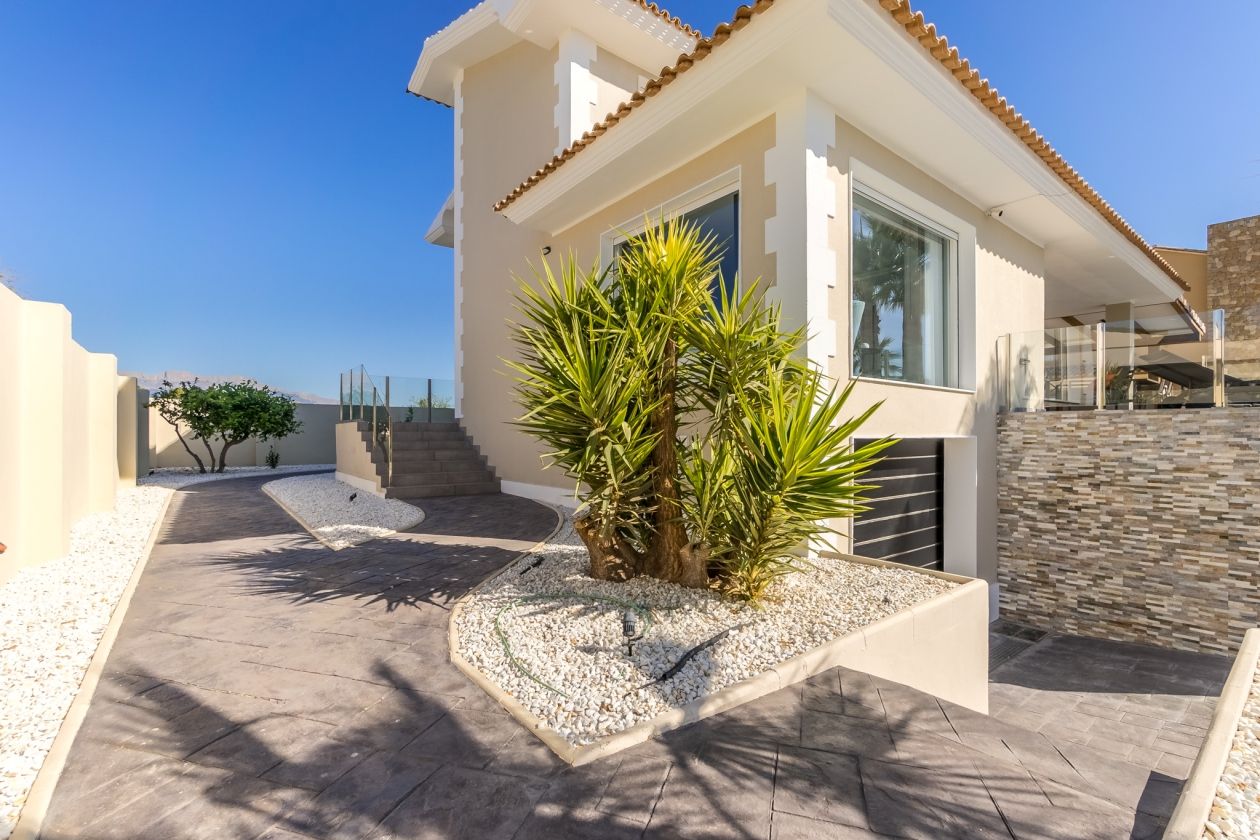 Fantástica villa en venta en Alfaz del Pi