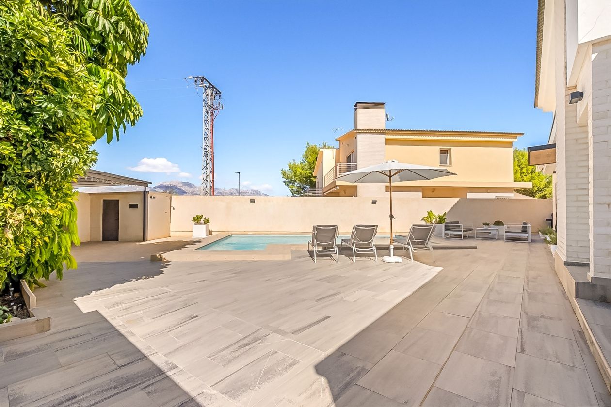 VILLA EN VENTA EN ALFAZ DEL P I