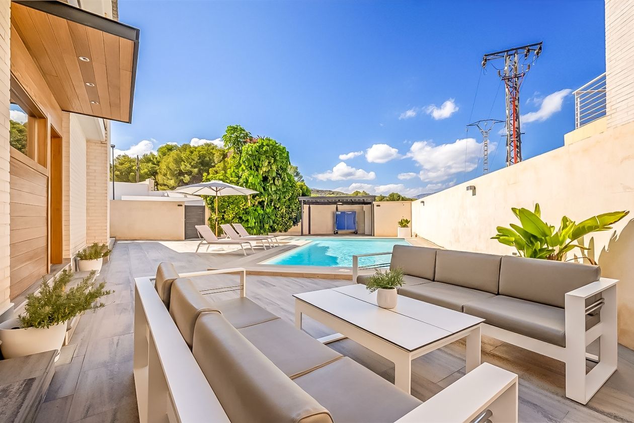 VILLA EN VENTA EN ALFAZ DEL P I