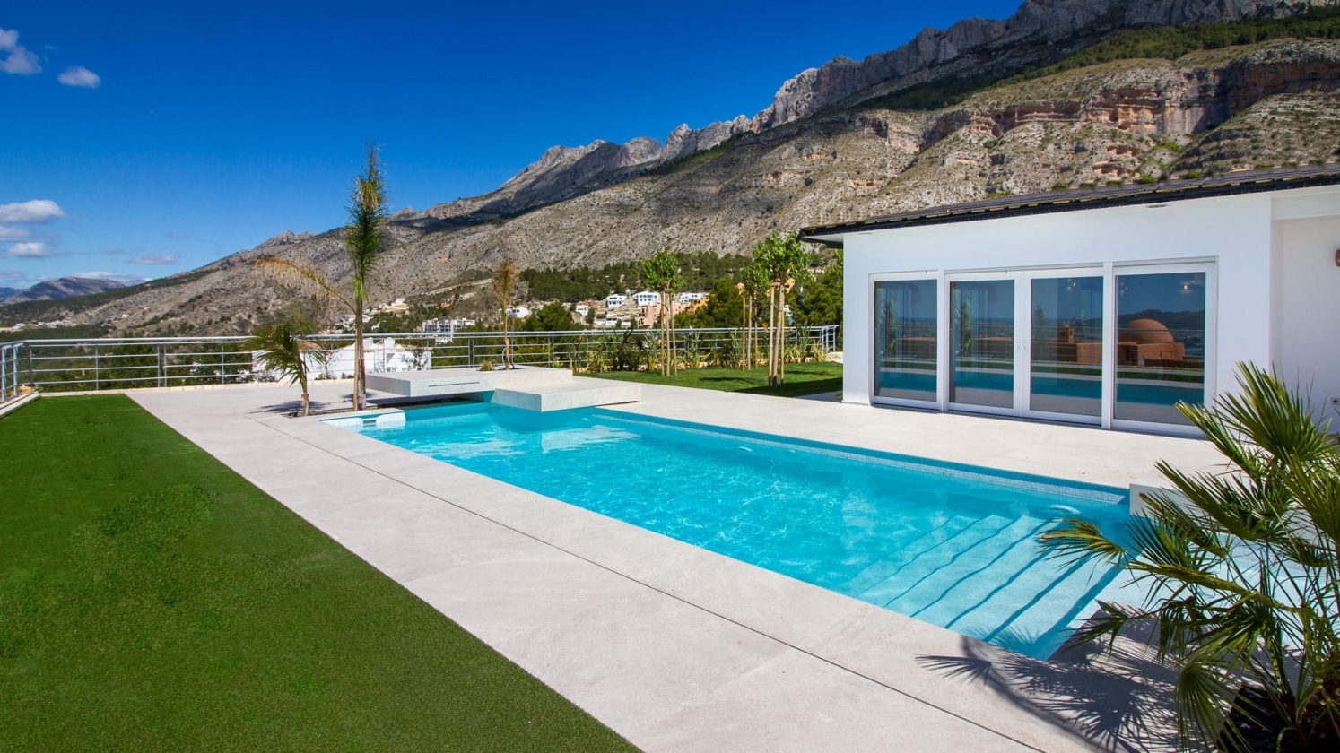 VILLA MODERNA EN VENTA EN ALTEA