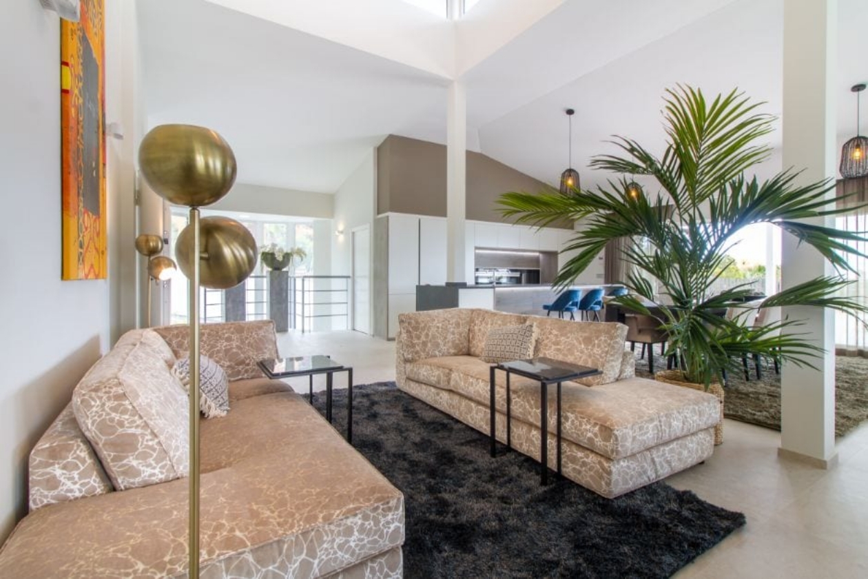 VILLA MODERNA EN VENTA EN ALTEA