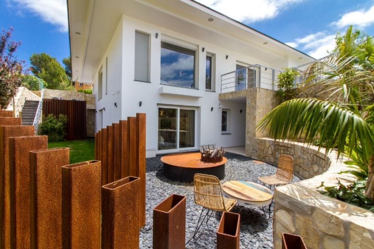 VILLA MODERNA EN VENTA EN ALTEA