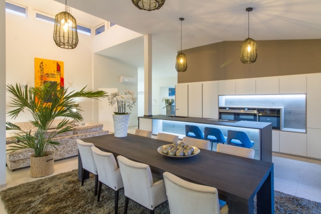 VILLA MODERNA EN VENTA EN ALTEA