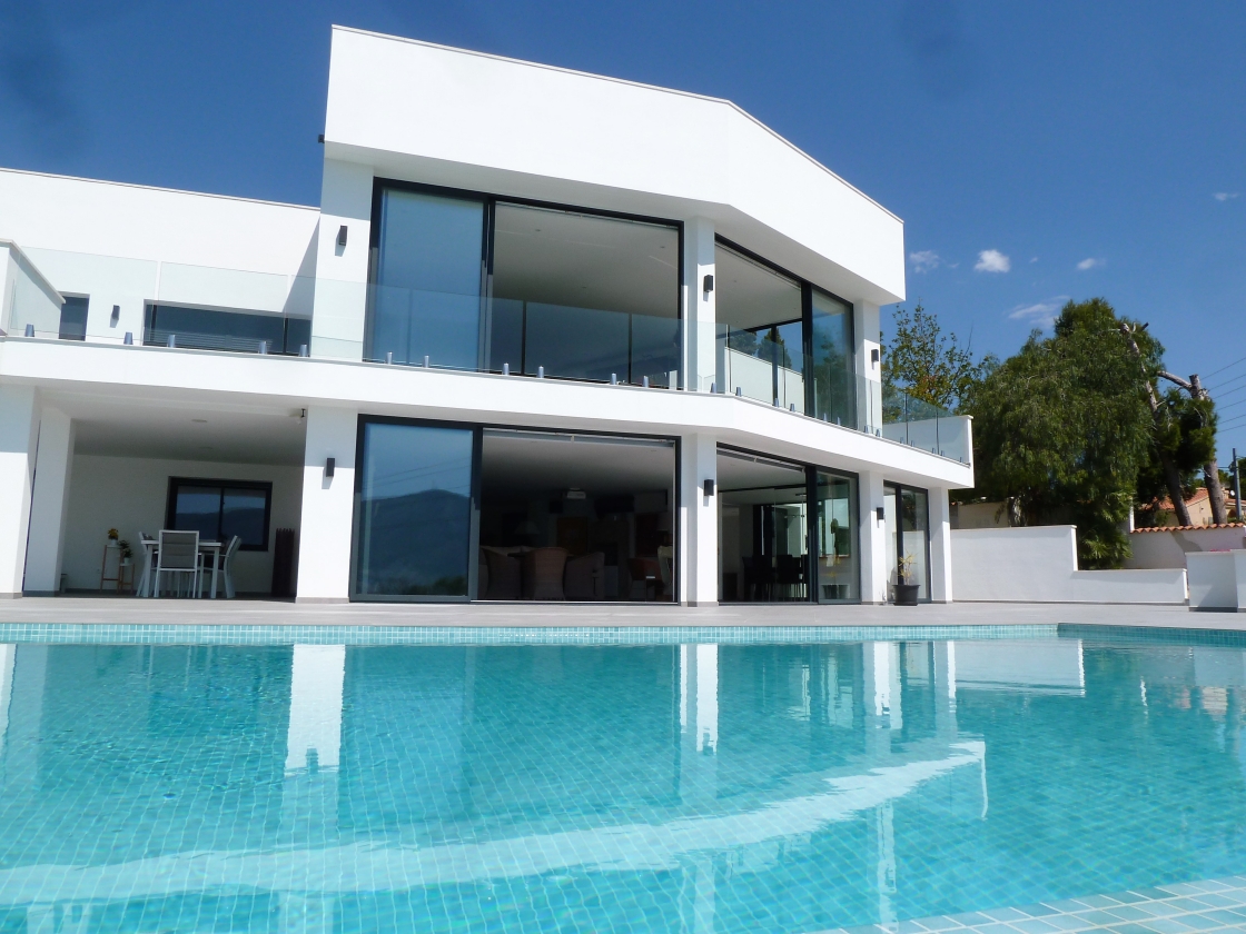 Villa moderna lista para entrar a vivir en venta en el Planet-Altea