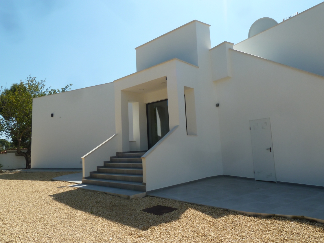 Moderne villa klar til å flytte inn til salgs i Planet-Altea