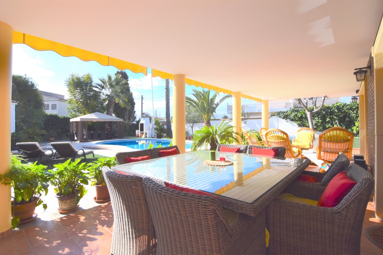 VILLA EN VENTA EN BENIDORM