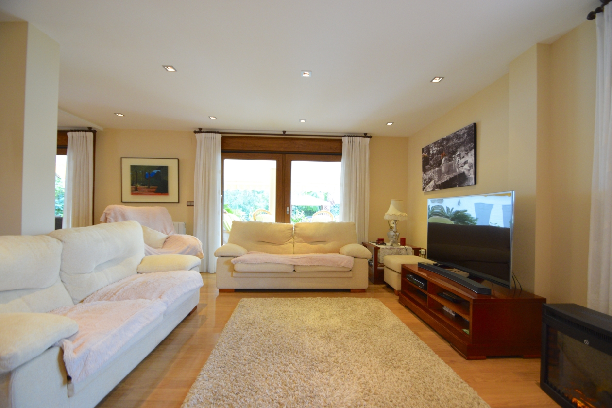 VILLA EN VENTA EN BENIDORM