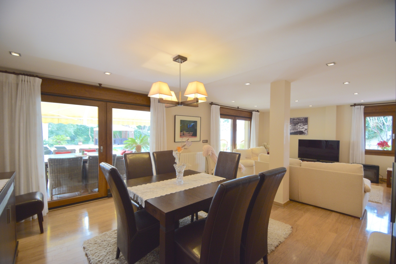 VILLA EN VENTA EN BENIDORM