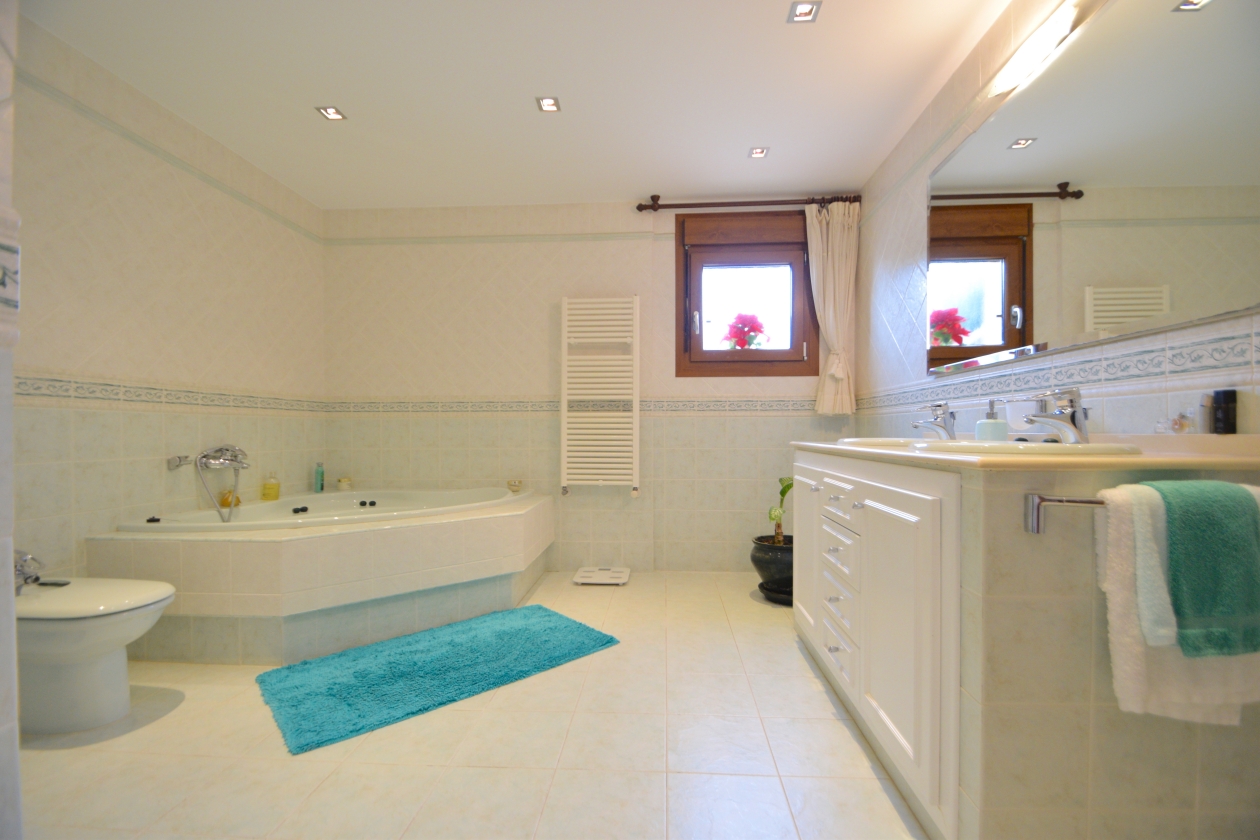 VILLA EN VENTA EN BENIDORM