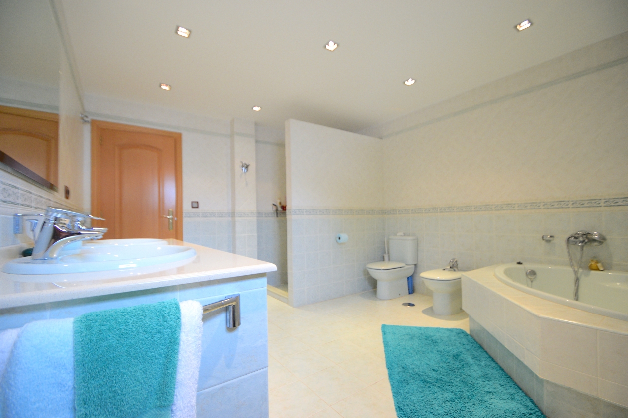 VILLA EN VENTA EN BENIDORM