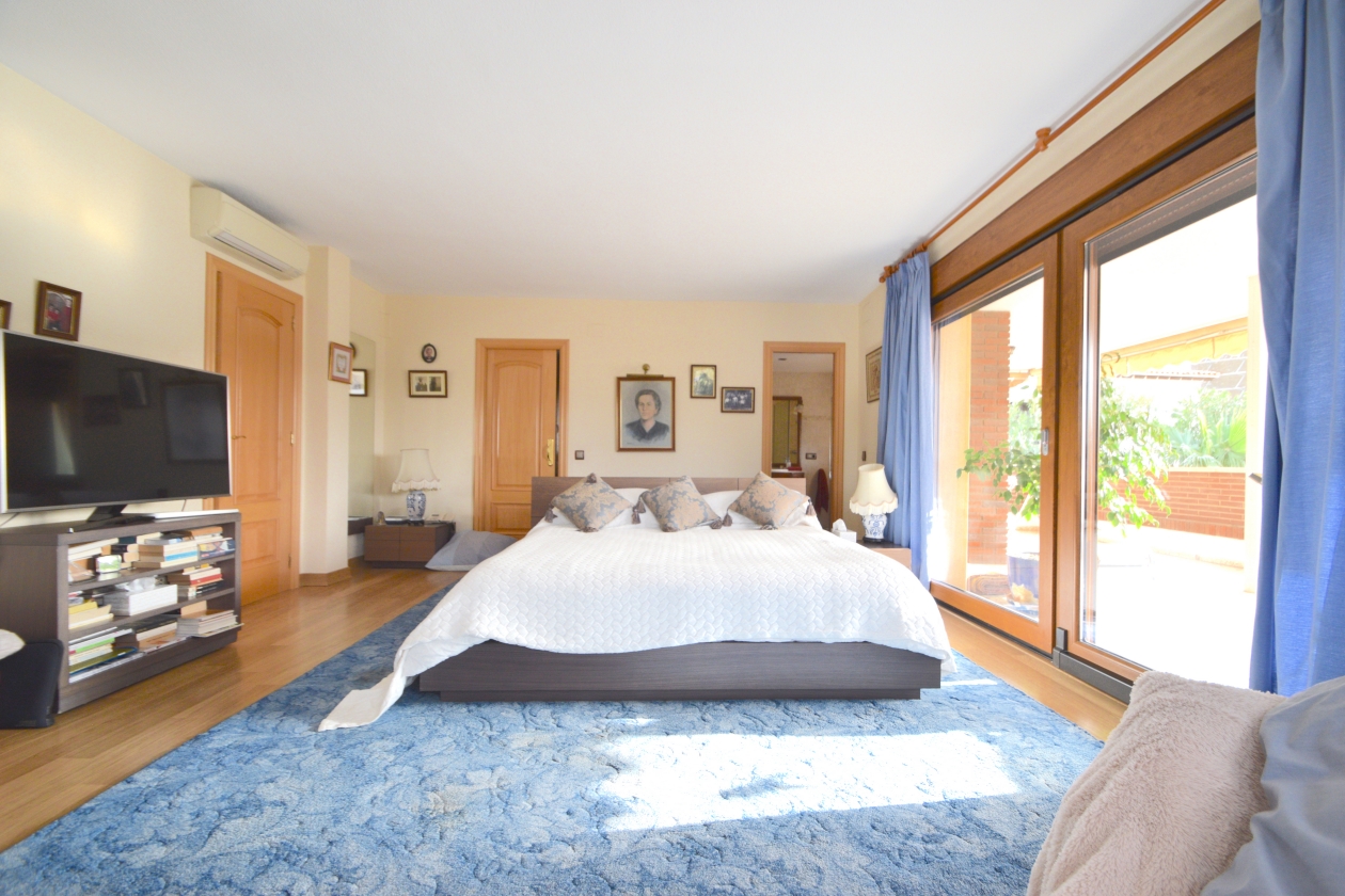 VILLA EN VENTA EN BENIDORM