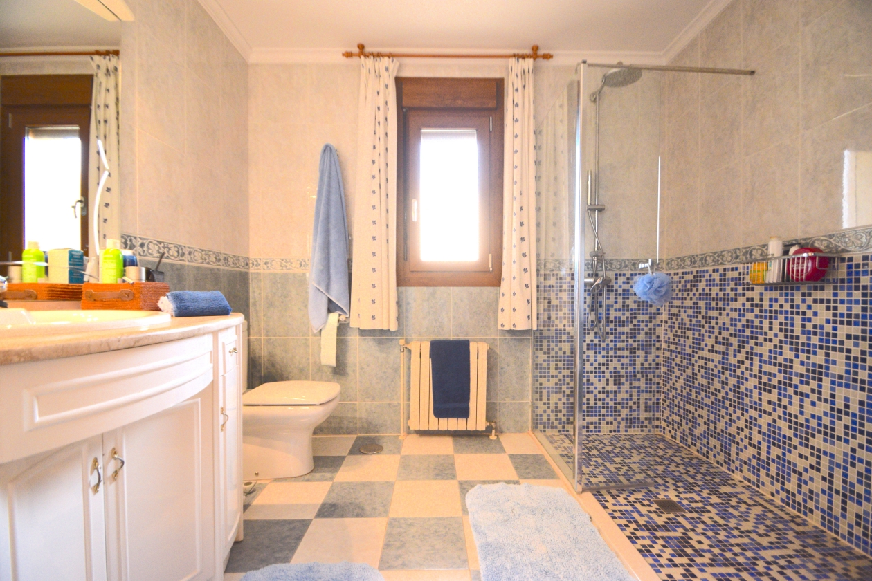 VILLA EN VENTA EN BENIDORM