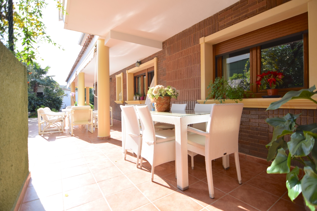 VILLA EN VENTA EN BENIDORM