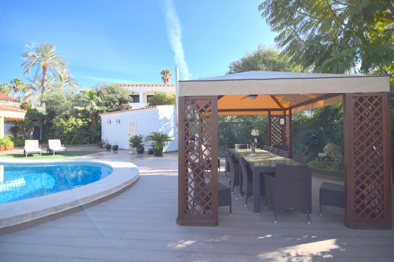VILLA EN VENTA EN BENIDORM