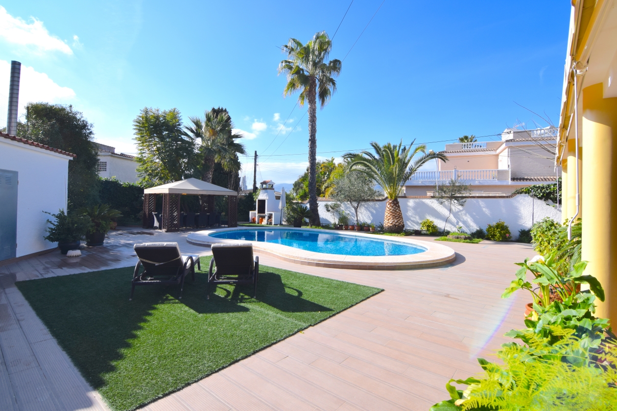 VILLA EN VENTA EN BENIDORM