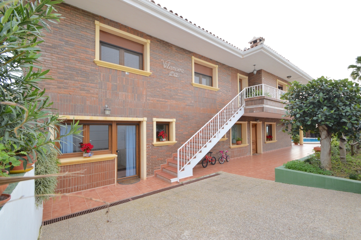 VILLA EN VENTA EN BENIDORM