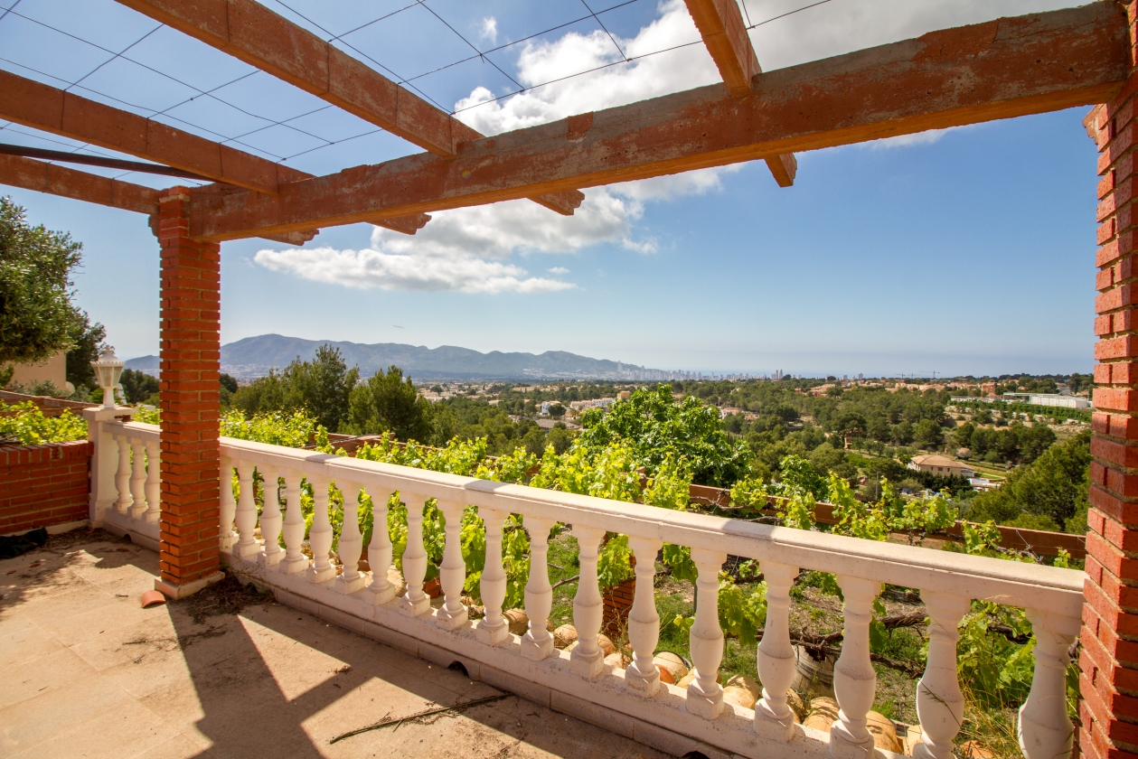 GRAN VILLA EN VENTA EN LA NUCIA