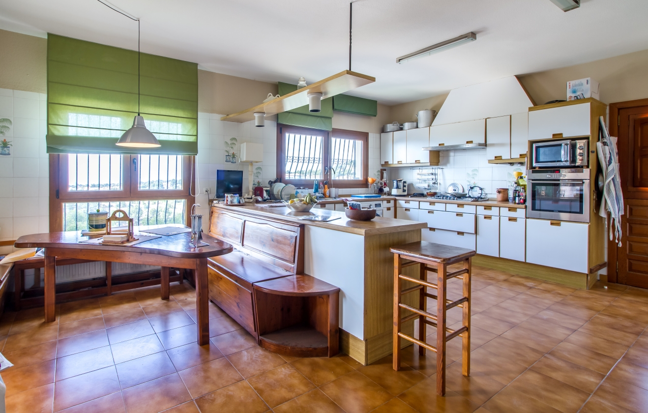 GRAN VILLA EN VENTA EN LA NUCIA
