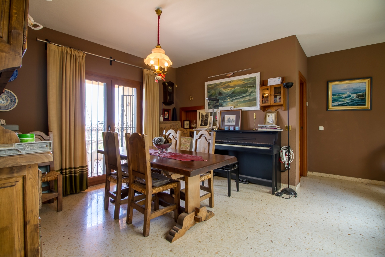 GRAN VILLA EN VENTA EN LA NUCIA