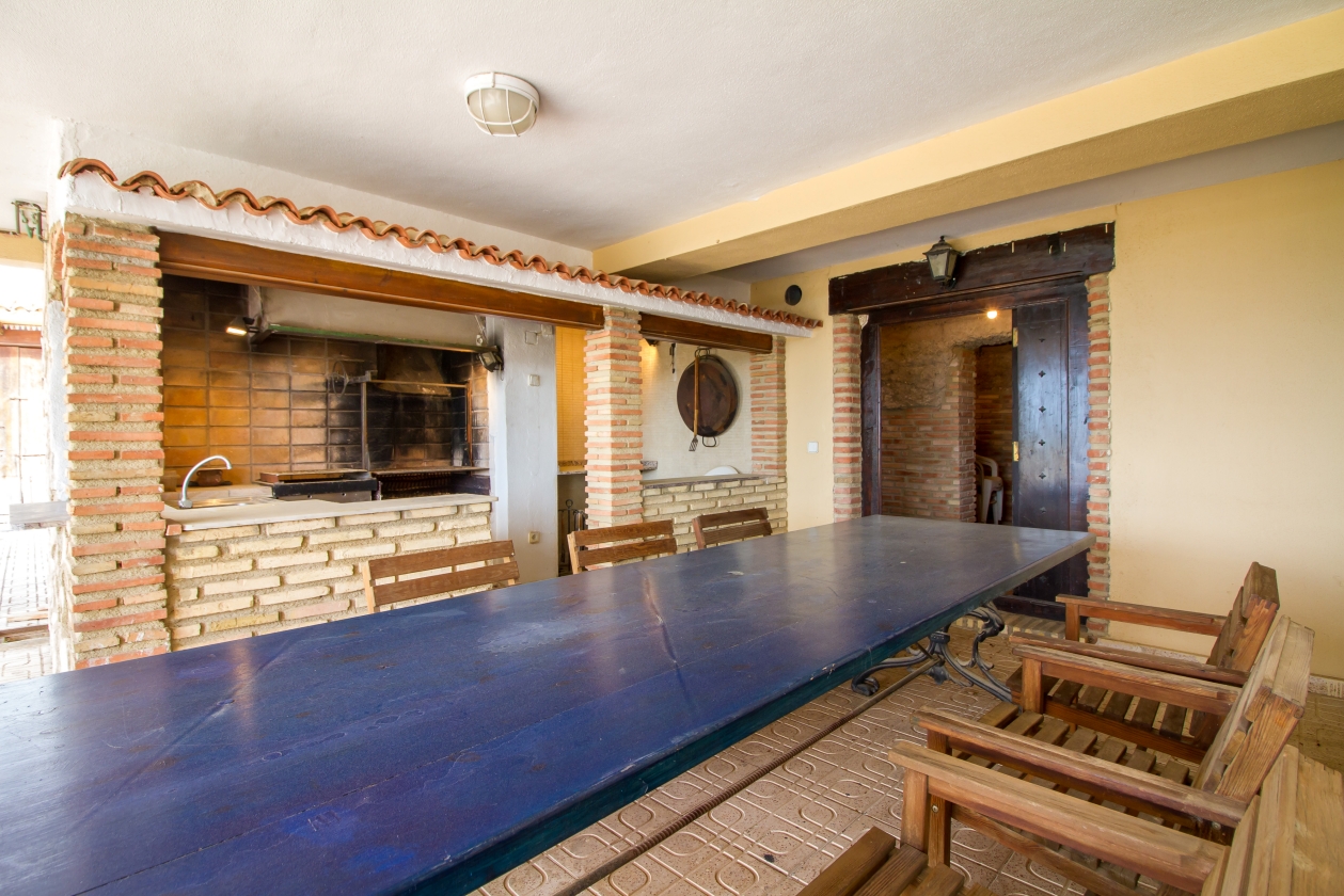 GRAN VILLA EN VENTA EN LA NUCIA