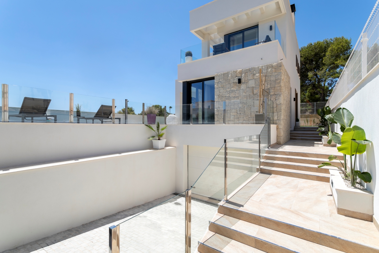 NUEVO RESIDENCIAL DE VILLAS MODERNAS EN VENTA EN FINESTRAT