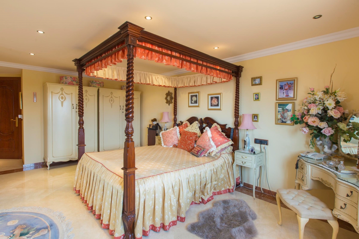 CHALET DE LUJO EN VENTA EN ALFAZ DEL PI