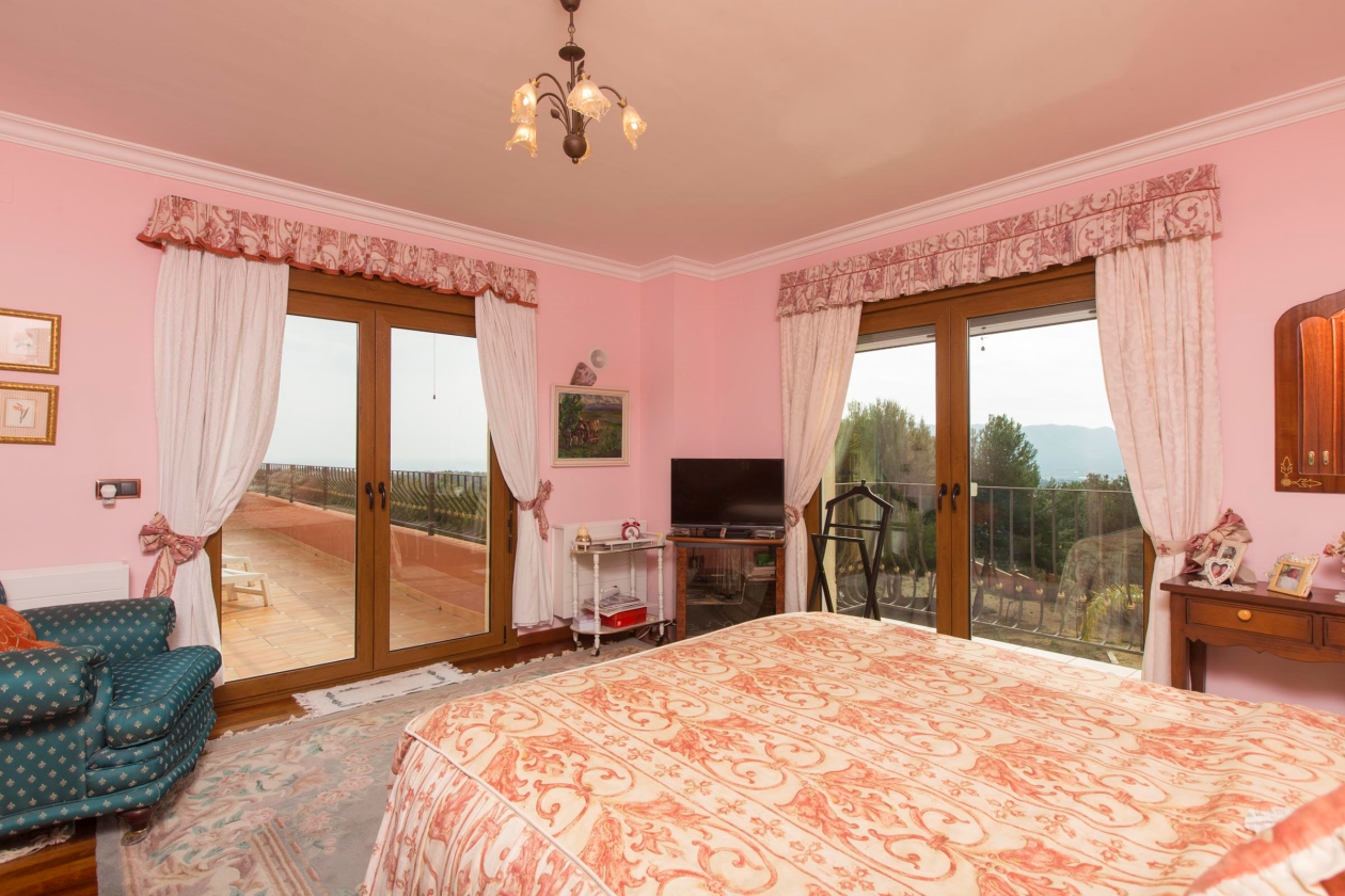 CHALET DE LUJO EN VENTA EN ALFAZ DEL PI