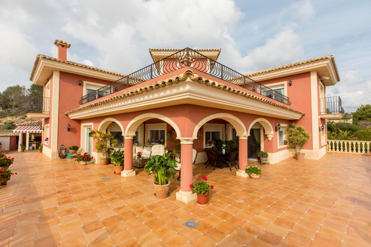 CHALET DE LUJO EN VENTA EN ALFAZ DEL PI
