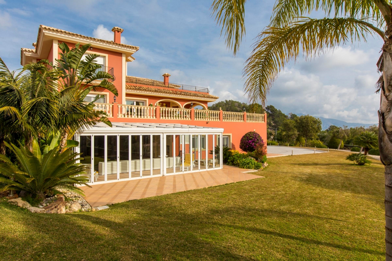 CHALET DE LUJO EN VENTA EN ALFAZ DEL PI