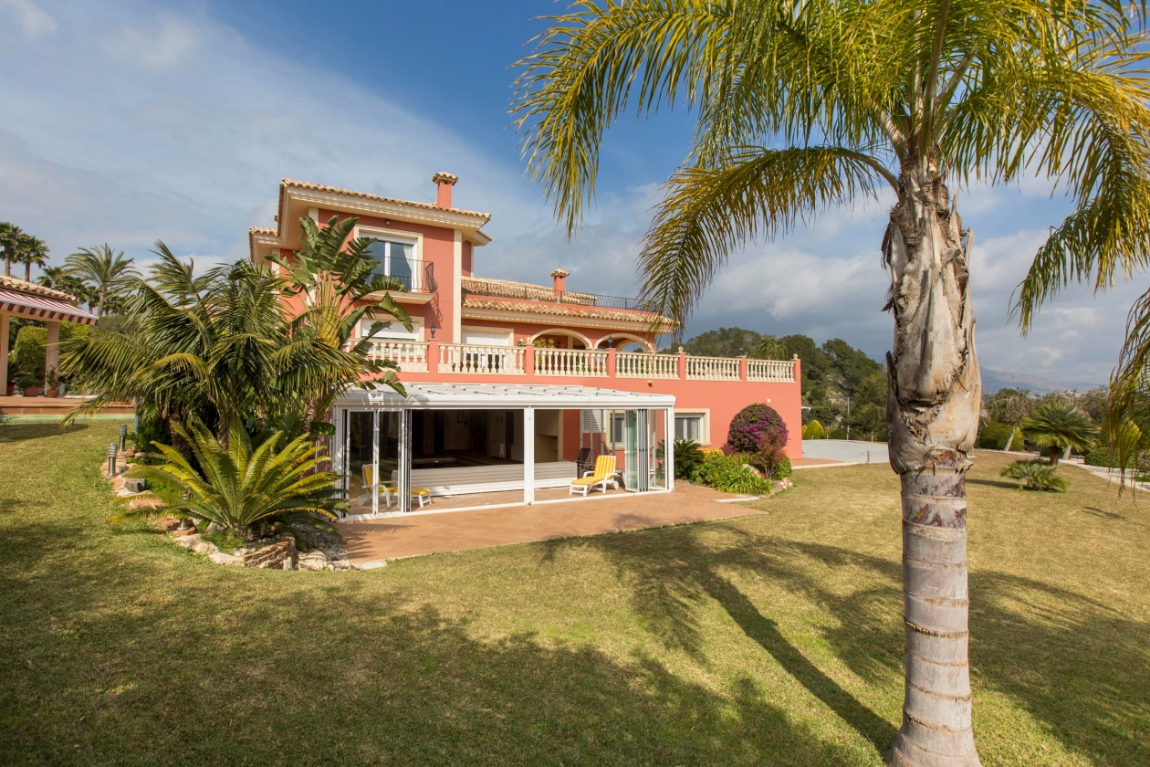 CHALET DE LUJO EN VENTA EN ALFAZ DEL PI