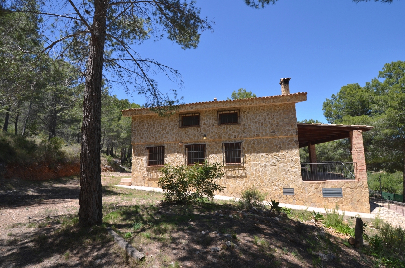 VILLA EN VENTA EN POLOP