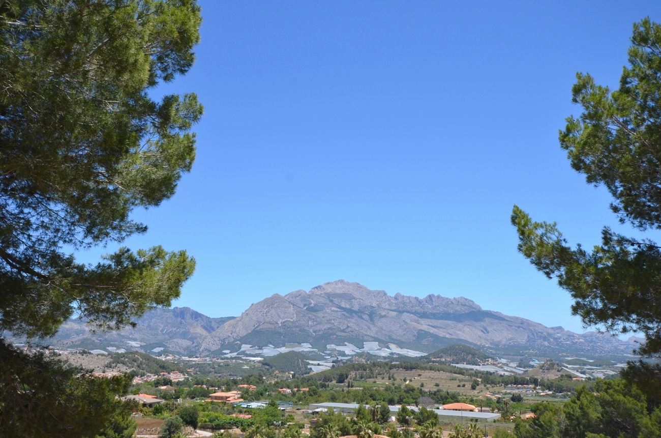 VILLA EN VENTA EN POLOP