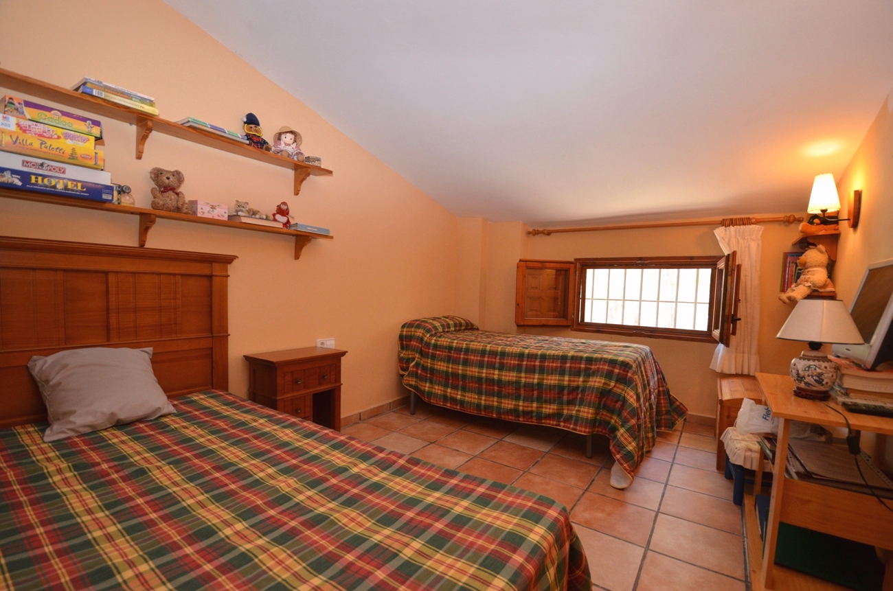 VILLA EN VENTA EN POLOP