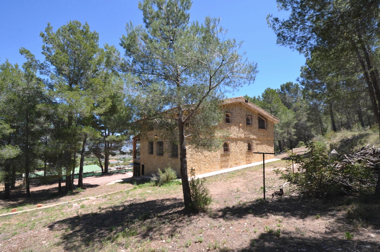 VILLA EN VENTA EN POLOP