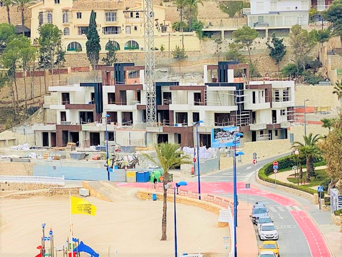 PROYECTO DE APARTAMENTOS EN  VENTA EN 1ra LINEA EN BENIDORM