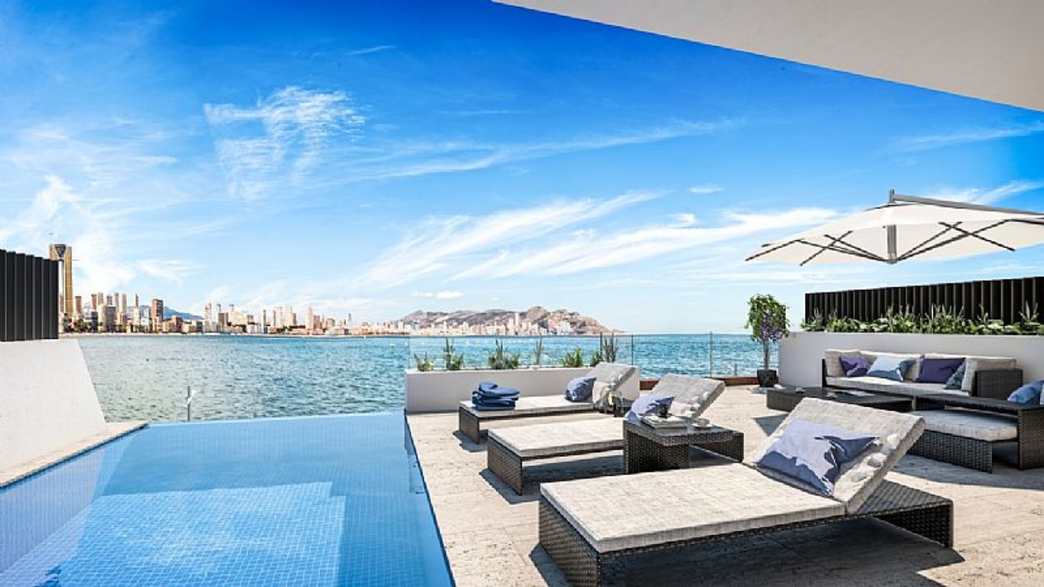 PROYECTO DE APARTAMENTOS EN  VENTA EN 1ra LINEA EN BENIDORM