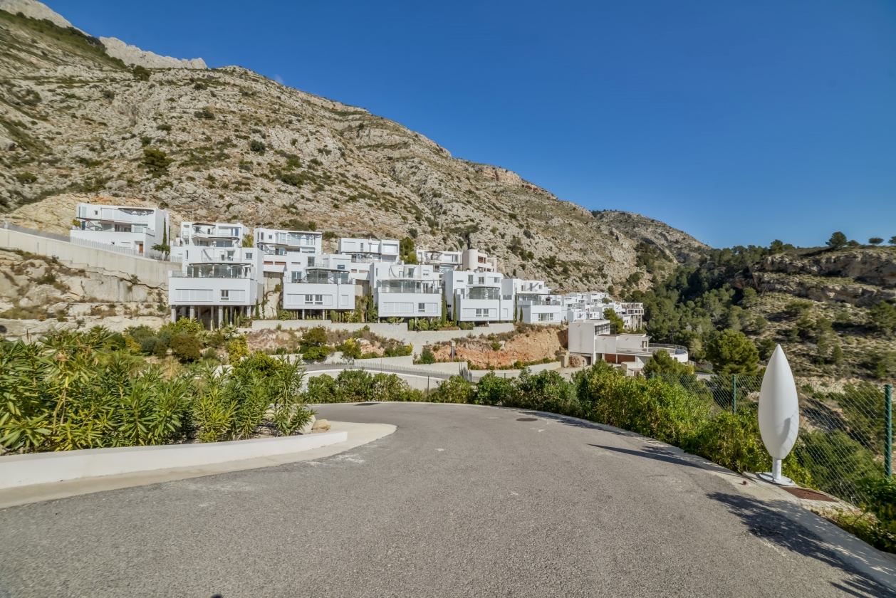 MODERNA VILLA BIEN UBICADA EN VENTA EN ALTEA