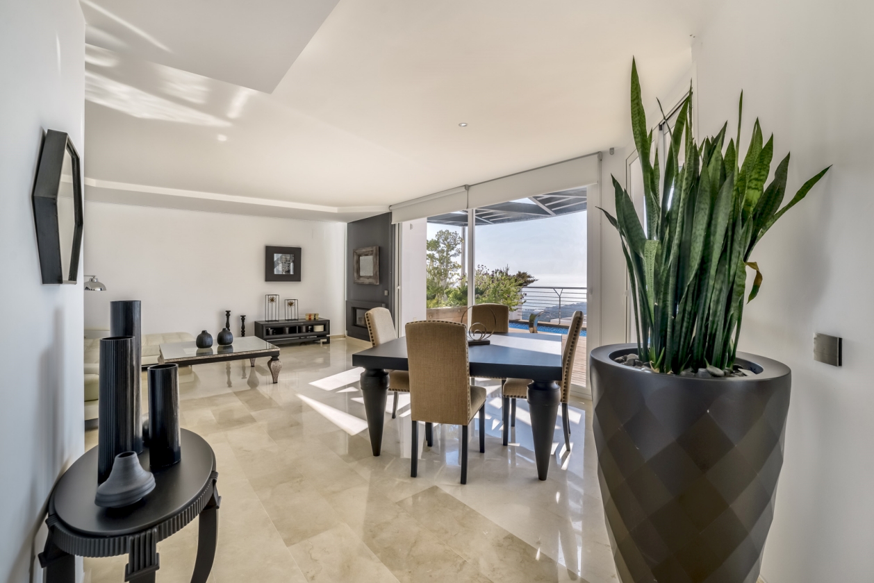 MODERNA VILLA BIEN UBICADA EN VENTA EN ALTEA