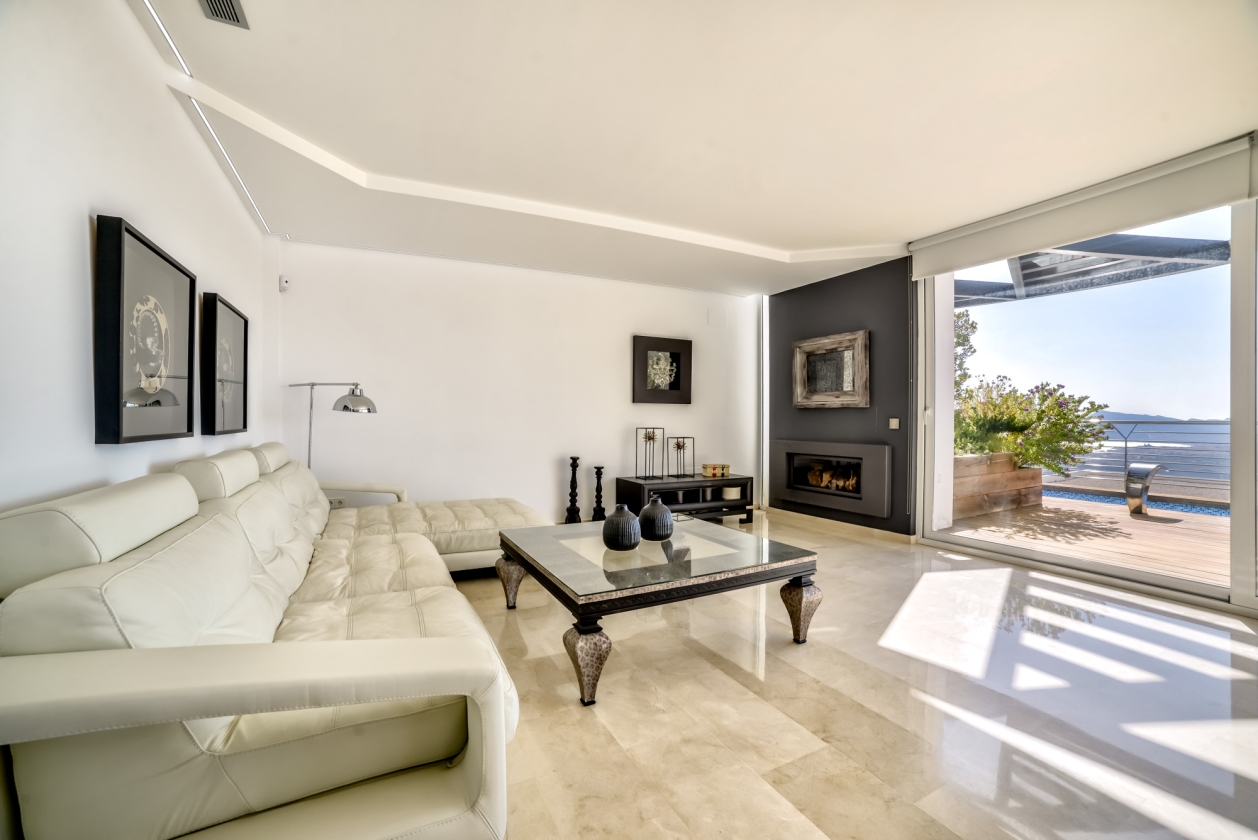 MODERNA VILLA BIEN UBICADA EN VENTA EN ALTEA