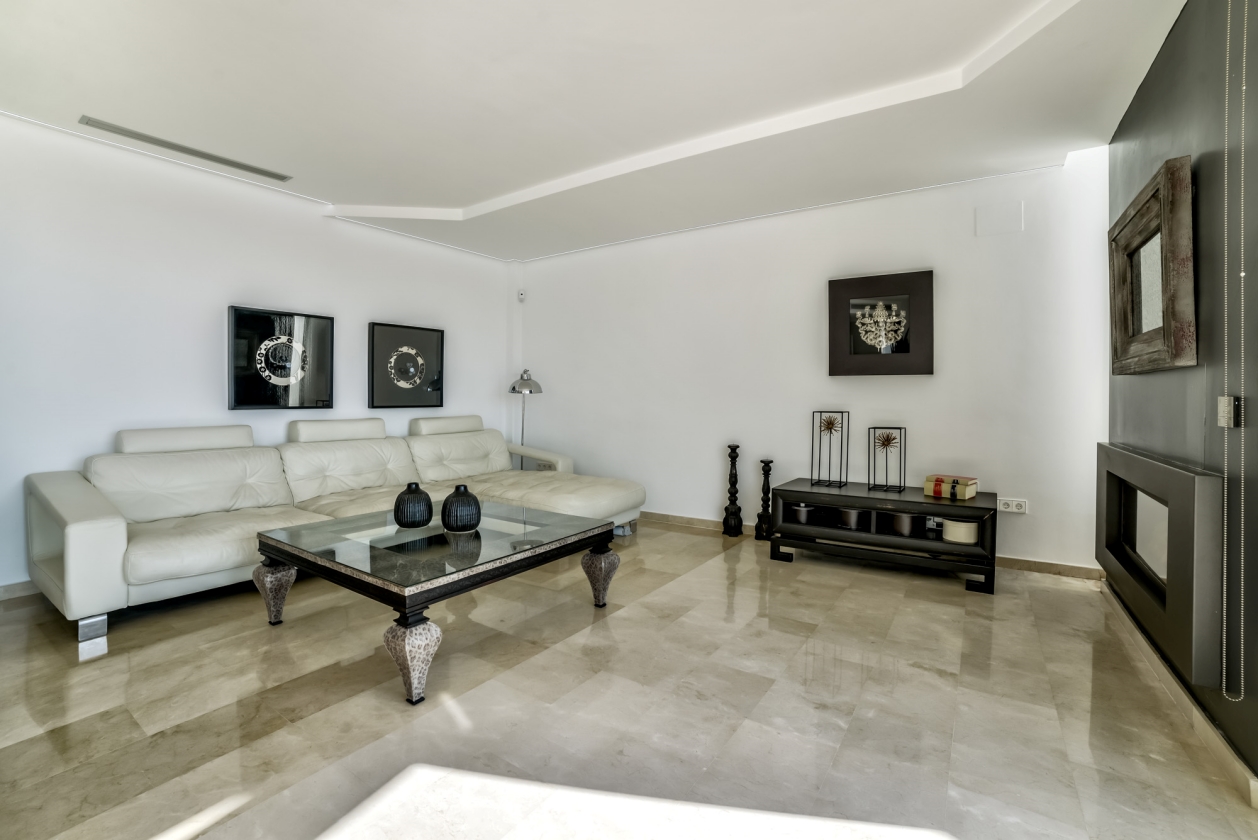 MODERNA VILLA BIEN UBICADA EN VENTA EN ALTEA