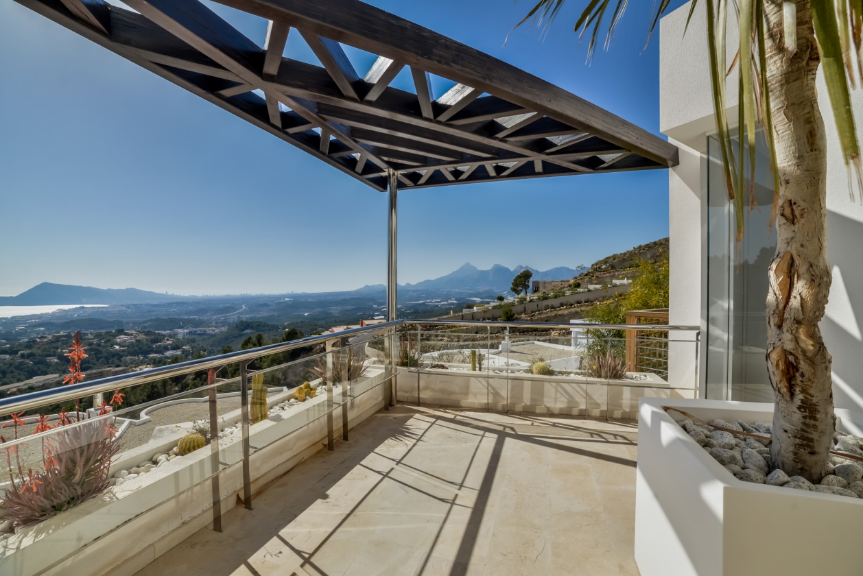 MODERNA VILLA BIEN UBICADA EN VENTA EN ALTEA