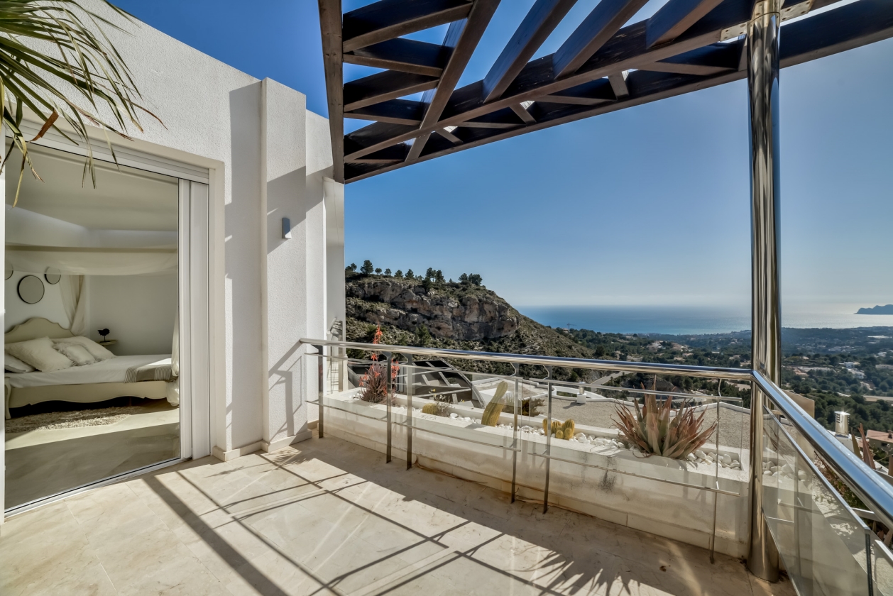MODERNA VILLA BIEN UBICADA EN VENTA EN ALTEA