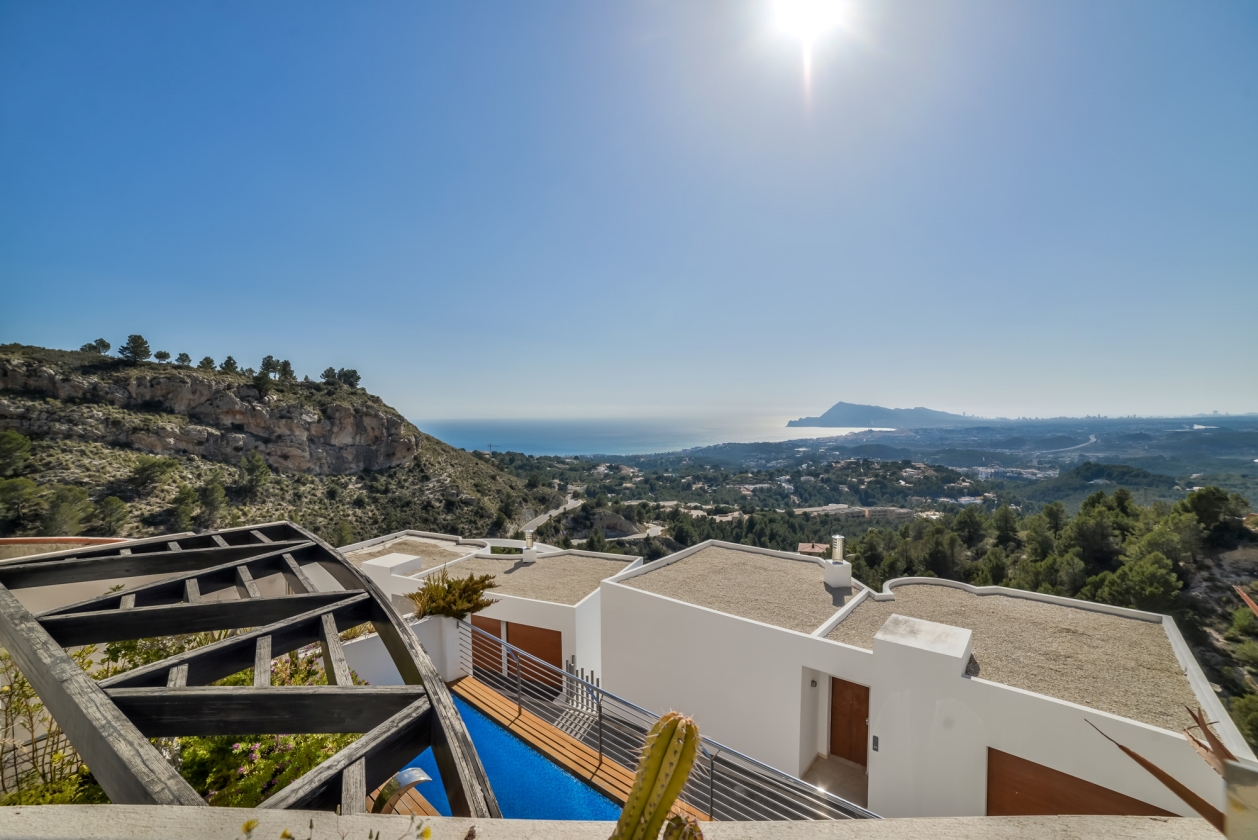 MODERNA VILLA BIEN UBICADA EN VENTA EN ALTEA