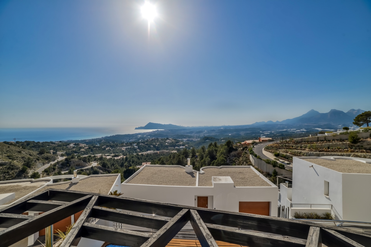 MODERNA VILLA BIEN UBICADA EN VENTA EN ALTEA