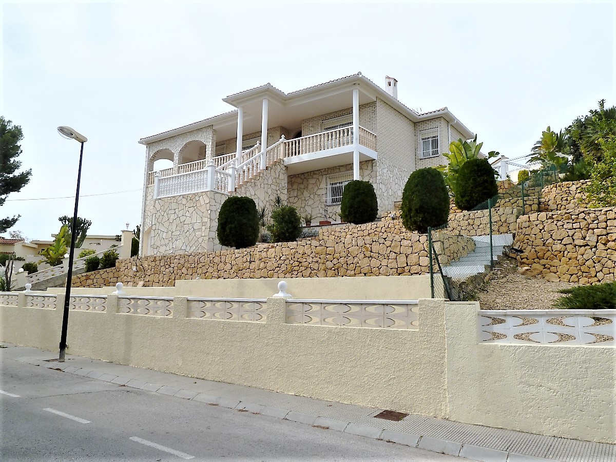 Große mediterrane Villa zum Verkauf in La Nucia