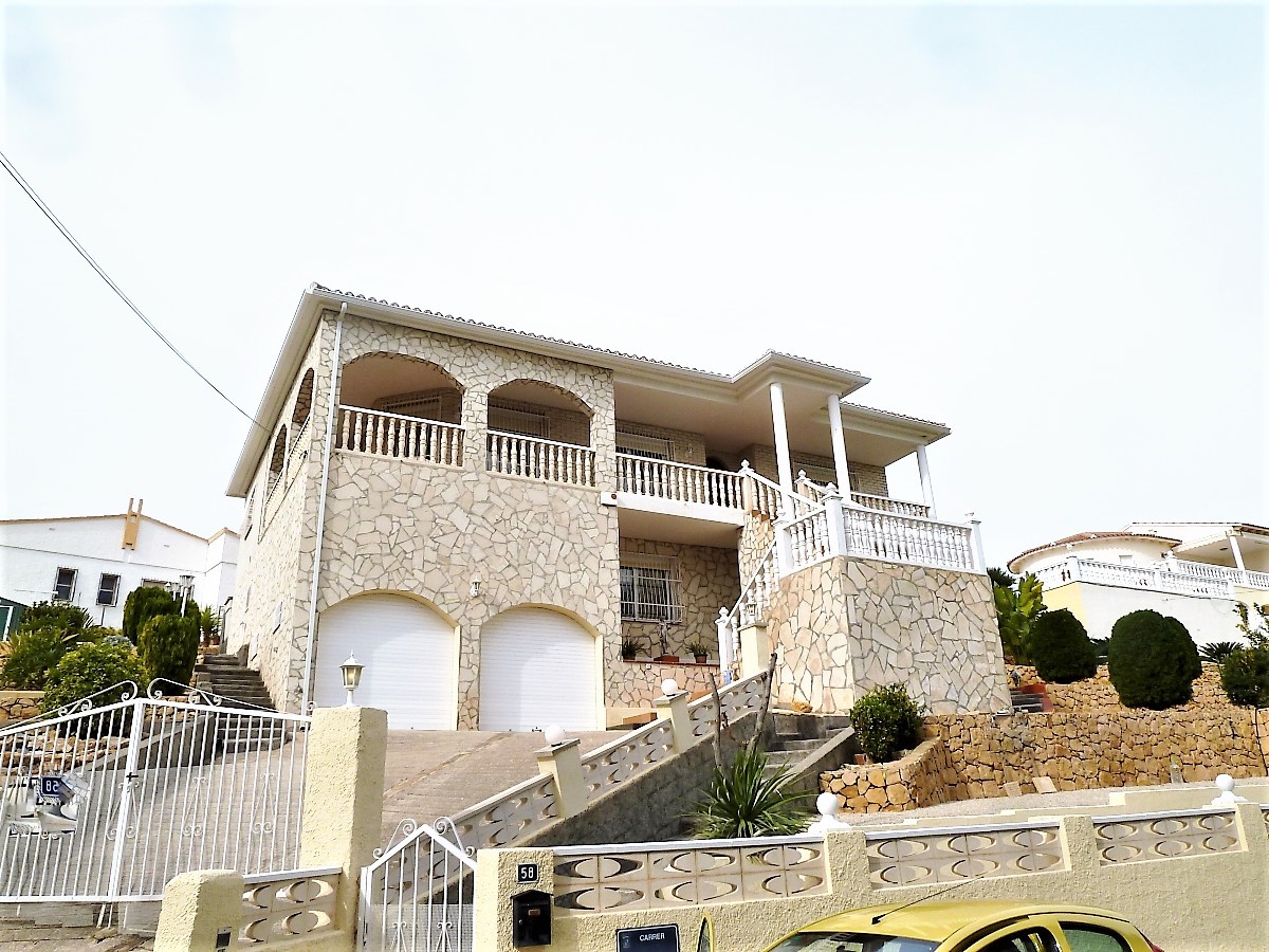 Große mediterrane Villa zum Verkauf in La Nucia