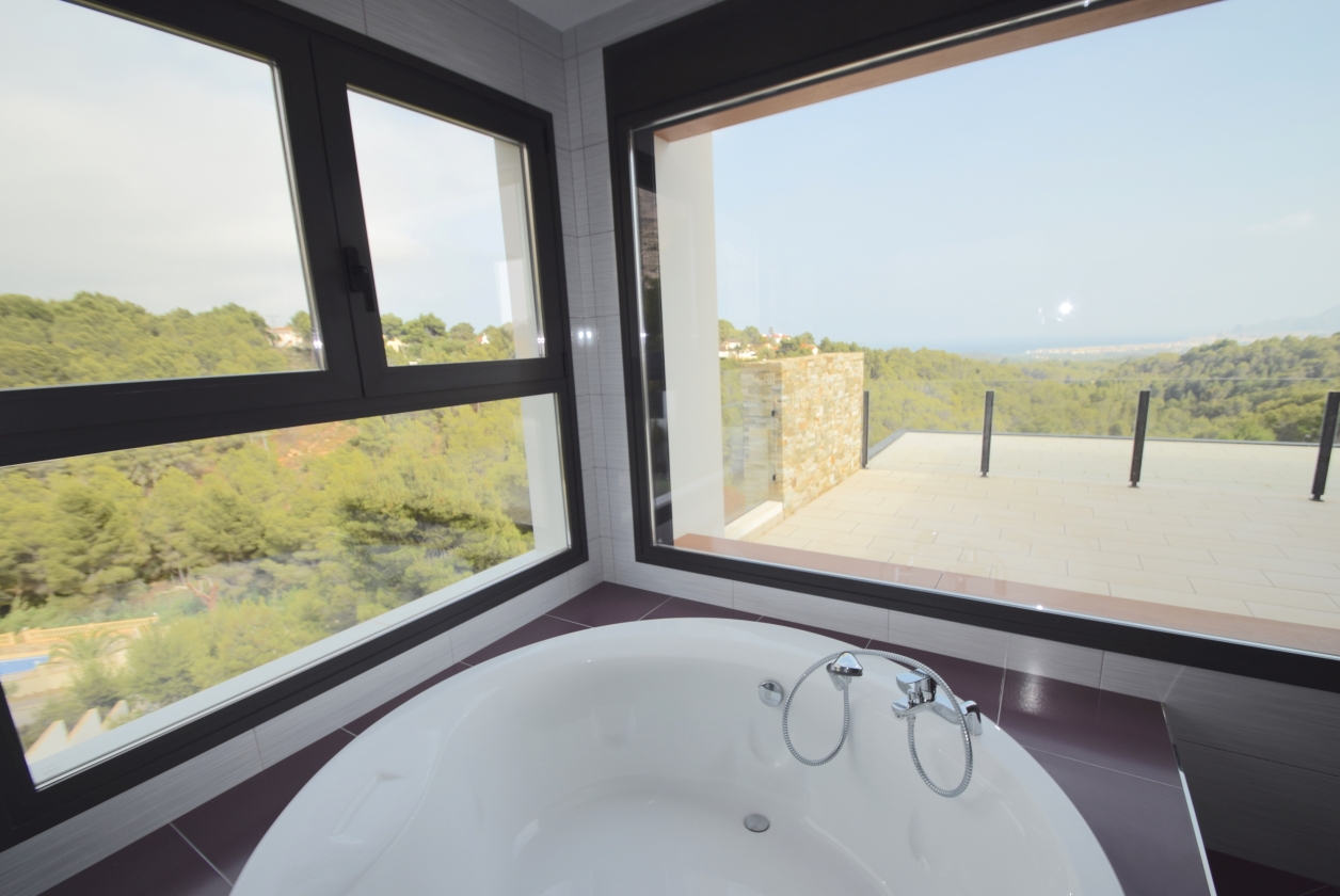 VILLA DE LUJO CON VISTAS PANORAMICAS MAR Y MONTAÑA EN ALTEA