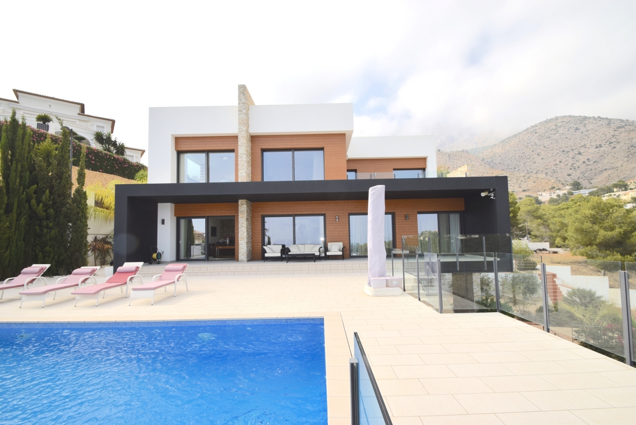 VILLA DE LUJO CON VISTAS PANORAMICAS MAR Y MONTAÑA EN ALTEA