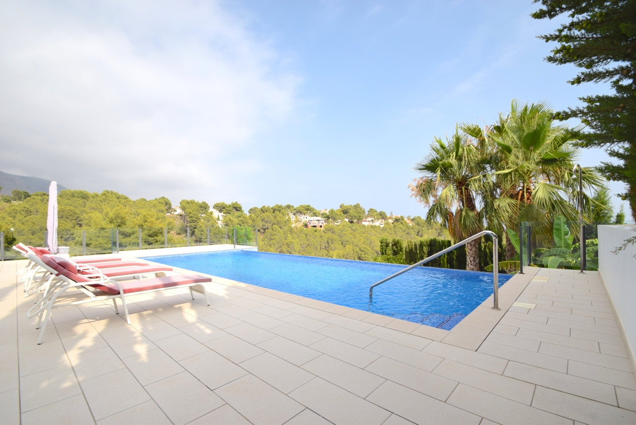 VILLA DE LUJO CON VISTAS PANORAMICAS MAR Y MONTAÑA EN ALTEA