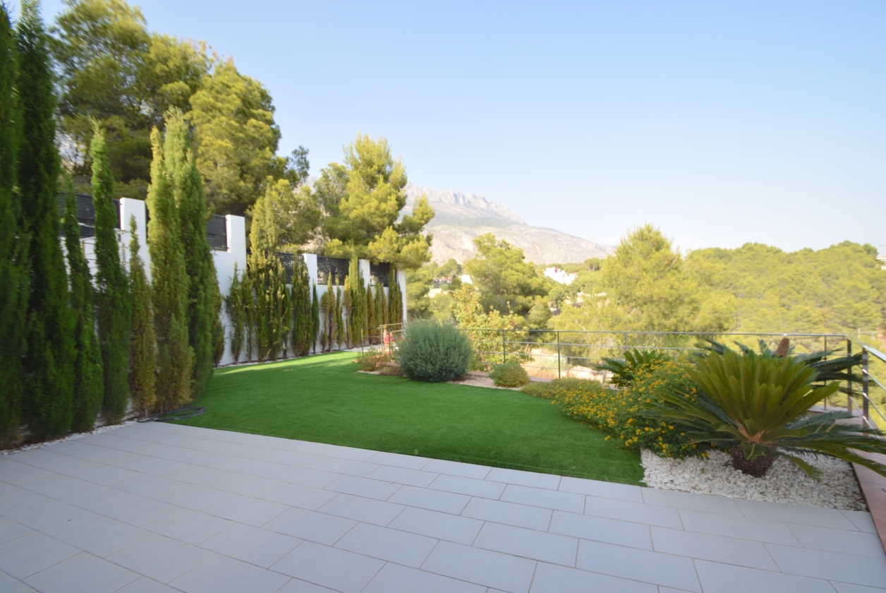 VILLA DE LUJO CON VISTAS PANORAMICAS MAR Y MONTAÑA EN ALTEA